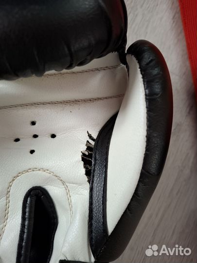 Перчатки для единоборств Venum