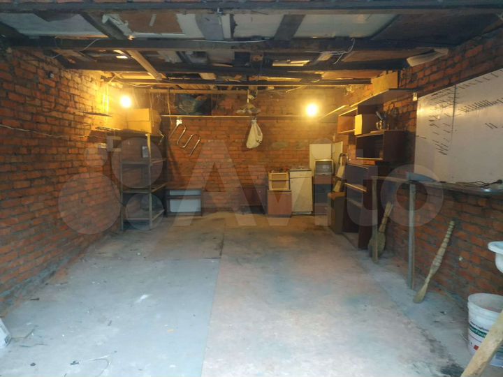 Гараж, > 30 м²