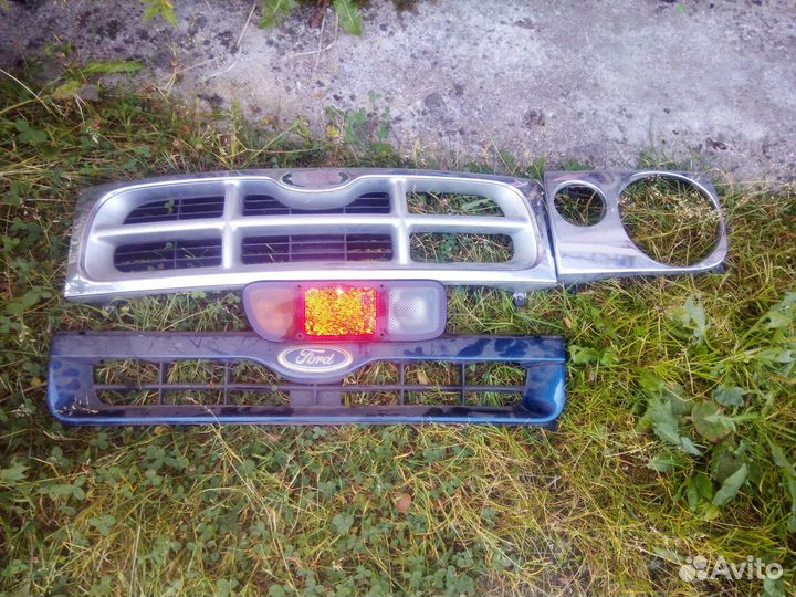Решетка радиатора Форд Маверик