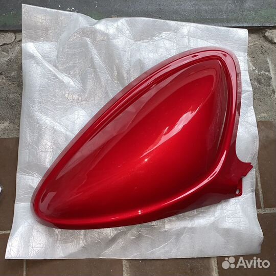 Suzuki gladius пластик