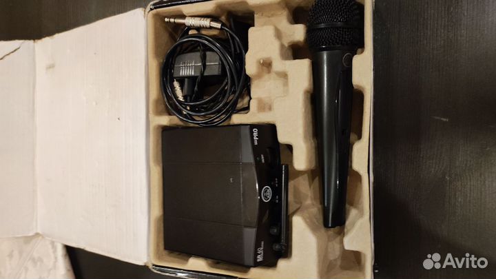 Студийный микрофон akg