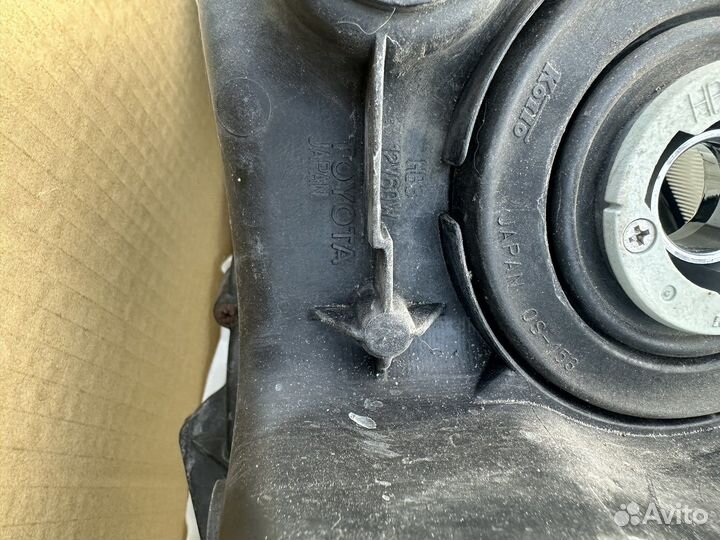 Фара правая на toyota camry 50