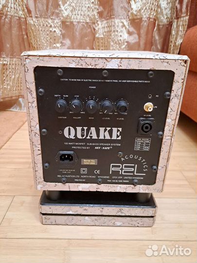 Сабвуфер Rel Quake