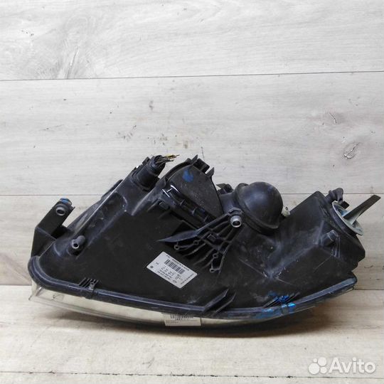 Фара правая Volkswagen Passat B5 GP дефект