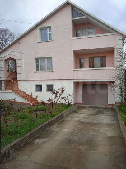 Дом 280 м² на участке 6 сот.