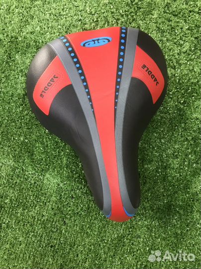 Седло новое для велосипеда
