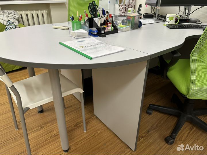 Офисная мебель серая