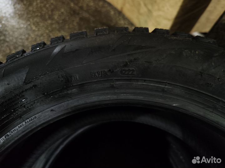 Pirelli Ice Zero 2 215/55 R16