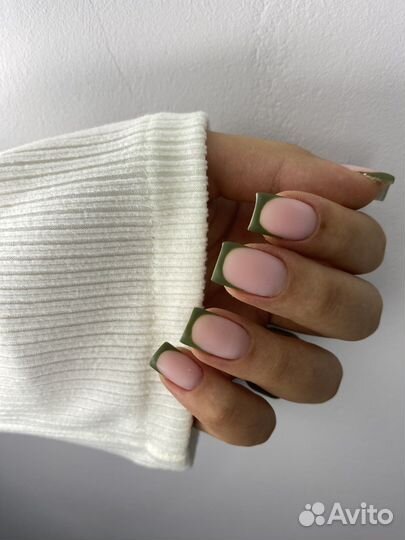 Маникюр педикюр