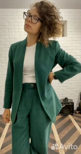 Летний костюм изумрудного цвета MNG р-р 38