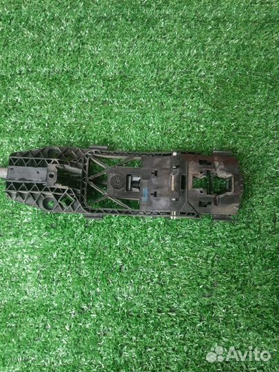 Кронштейн ручки двери задней Skoda Superb 2