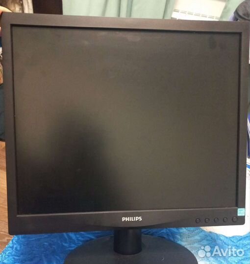 Монитор Philips 17