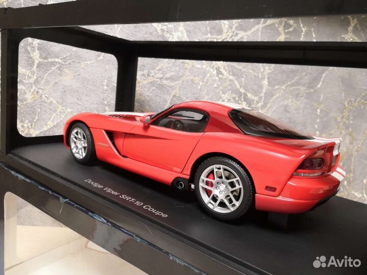 Autoart 1:18 Dodge Viper SRT-10