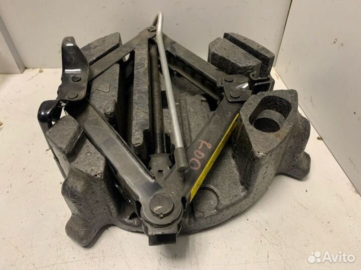 Домкрат Ford C-Max 2003-2010 минивэн 1 2008 V102