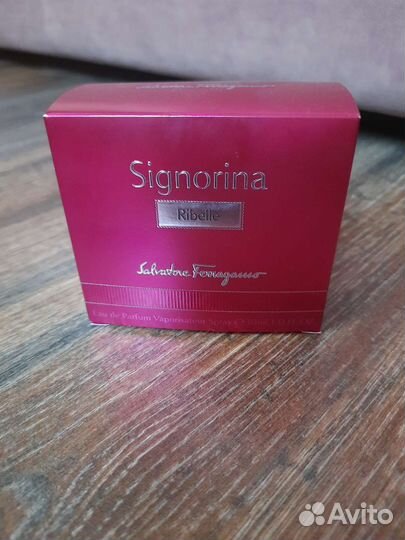 Парфюмированная вода новая Salvatore Ferragamo жен