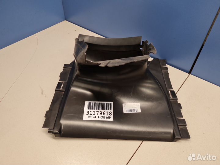 Воздуховод интеркуллера правый Audi Q8 4M8 2018