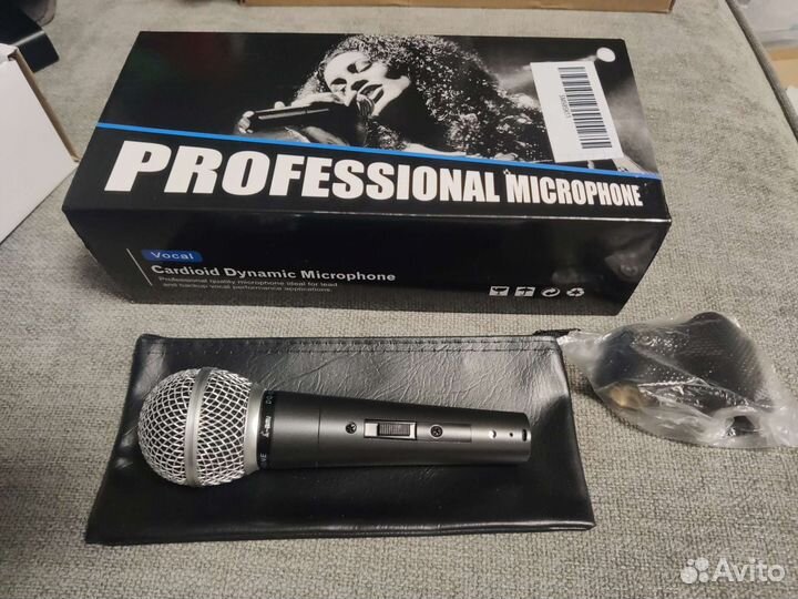 Студийный микрофон