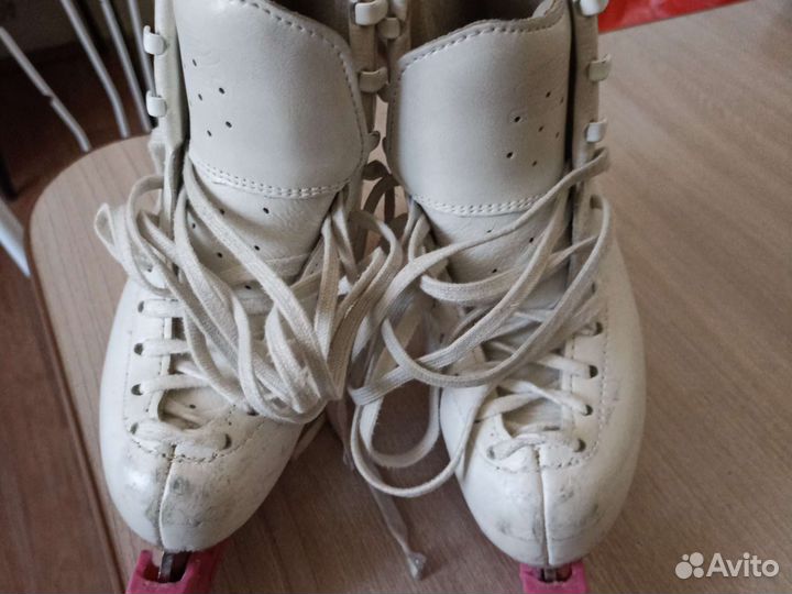 Фигурные коньки edea 195