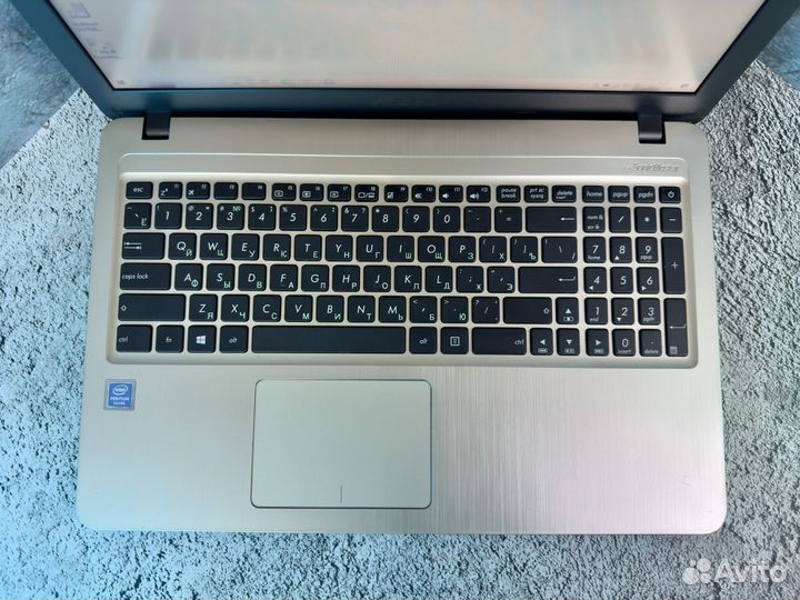 Ноутбук asus на Pentium Silver N5000/ 240 gb ssd