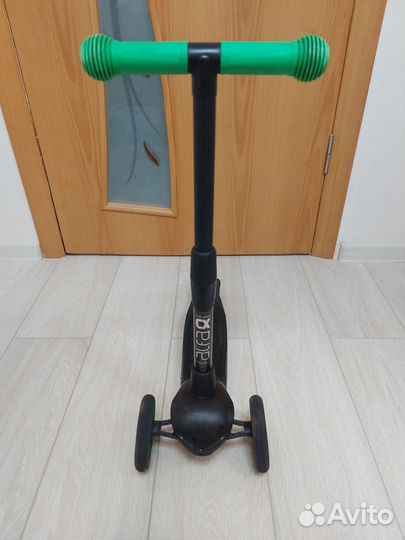 Самокат складной трехколесный