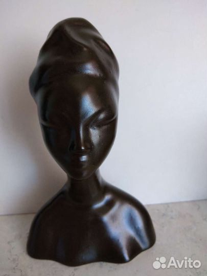 Бюст, статуэтка девушки