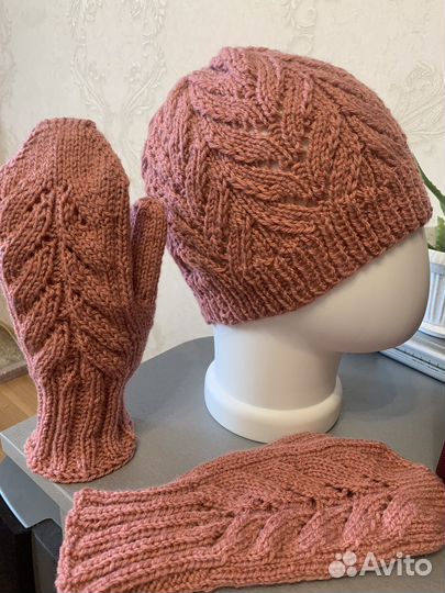 Комплект шапка и варежки