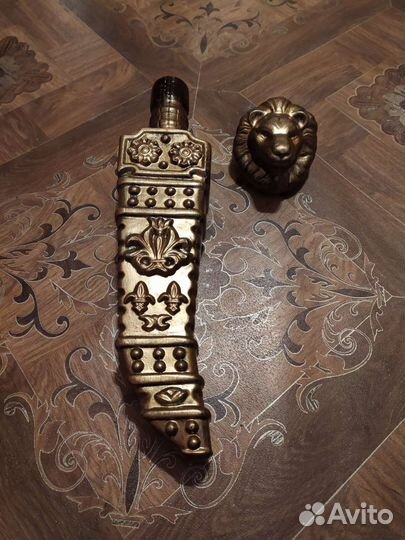 Бутылка в виде кинжала