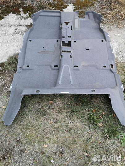 Ковролин пола салона Nissan Leaf