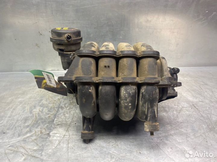 Коллектор впускной Volkswagen Passat B5