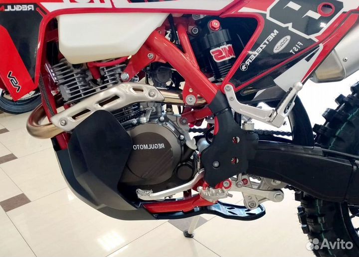 Мотоцикл Regulmoto Holeshot Red Edition (4 valves)