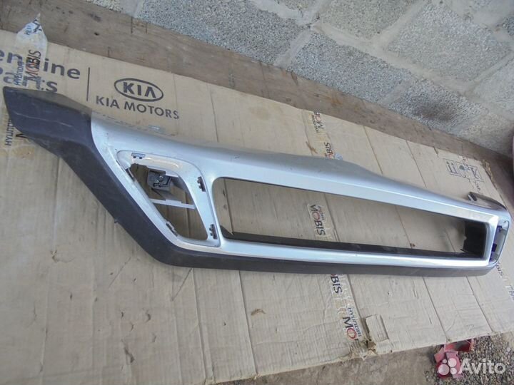 Накладка переднего бампера Mitsubishi Outlander 3