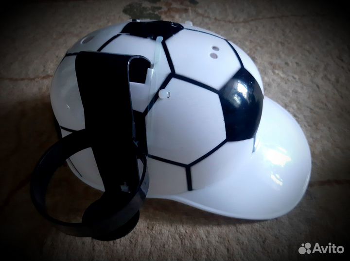 Ребенок продает свои игрушки