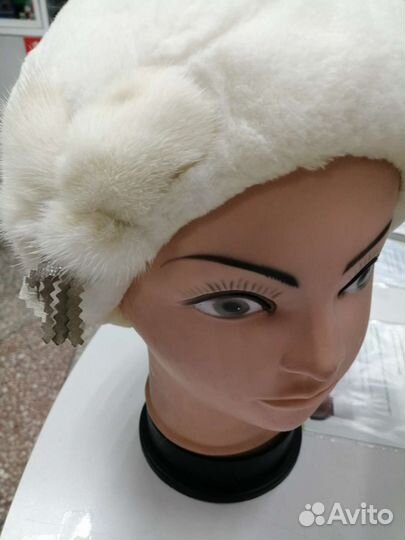 Берет женский меховой