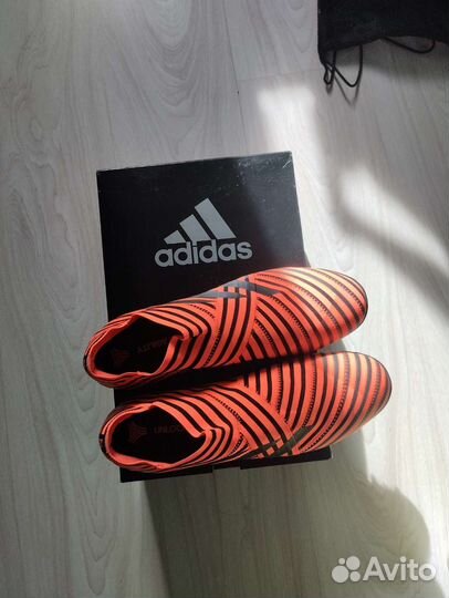 Сороконожки Adidas nemeziz