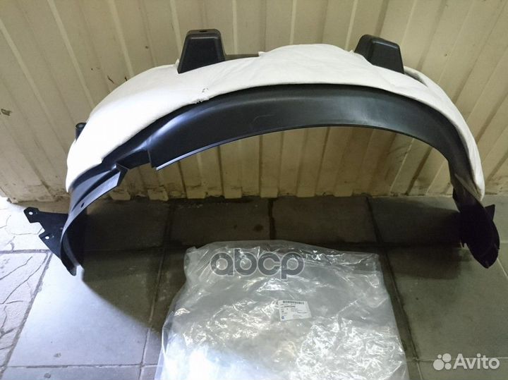 Подкрылок передний левый 20952948 general motors