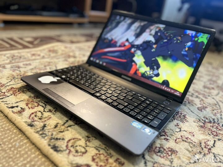 Игровой Ноутбук Samsung core i5/8гб/GT 620M