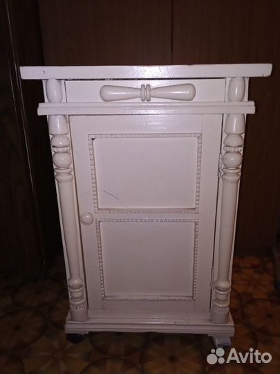 Тумбочка винтажная дерево стекло, крашеная47*45*70