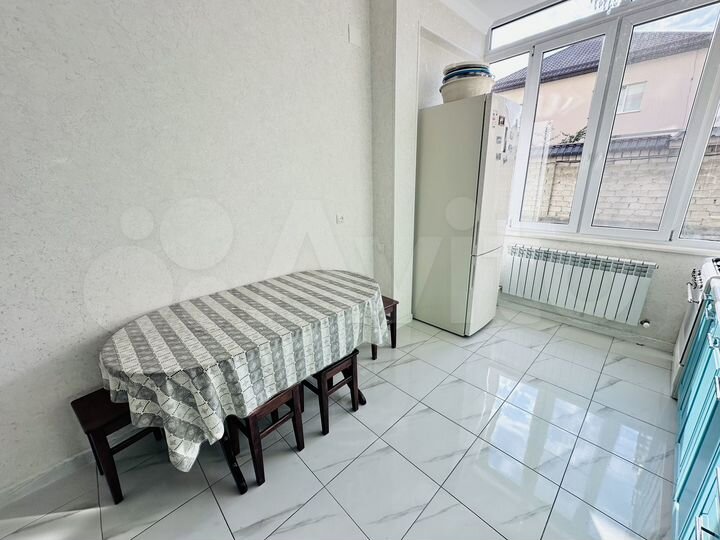 2-к. квартира, 75 м², 1/9 эт.