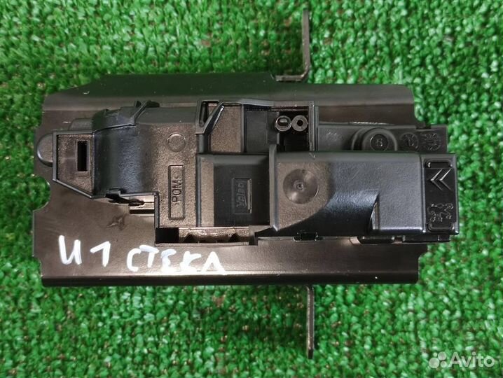 Замок стекла Peugeot Partner B9 2014