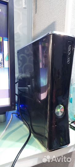 Xbox 360 Slim прошитая