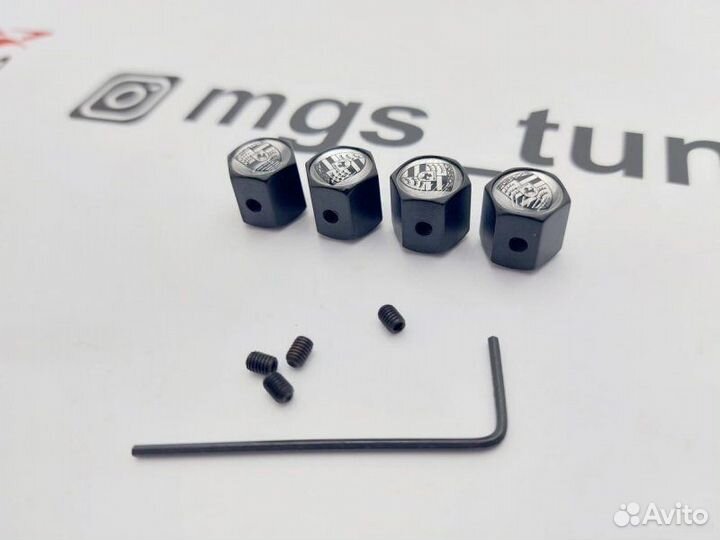 Колпачки на ниппель Porsche Black ч/б антикража