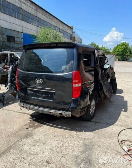 В разборе Хендай H1 Хендай Гранд Старекс 2.5 D4CB