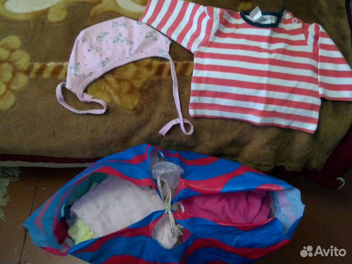 Отдам одежду для новорожденной