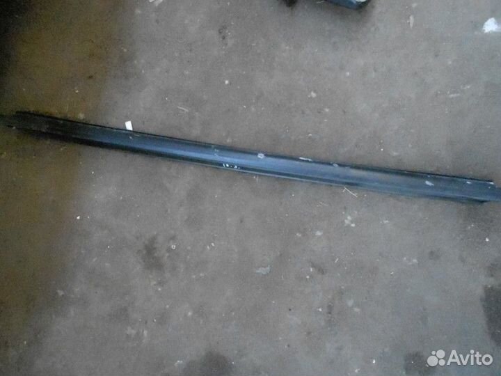 Уплотнитель стекла заднего правого (внутренний ) L