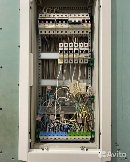 Электрик. Услуги электрика частник