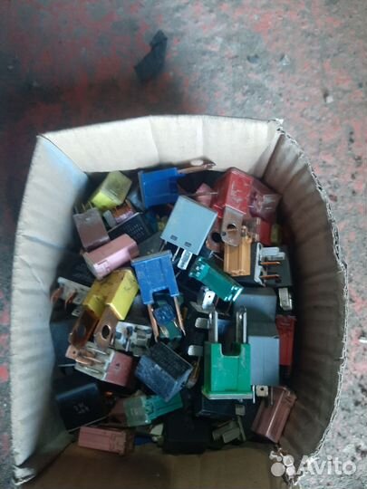 Реле, предохранители