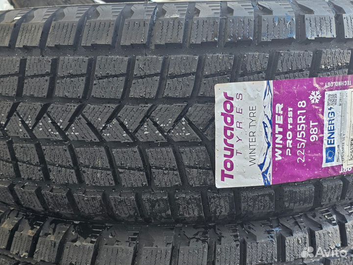 Tourador Winter Pro TSS1 225/55 R18 98T