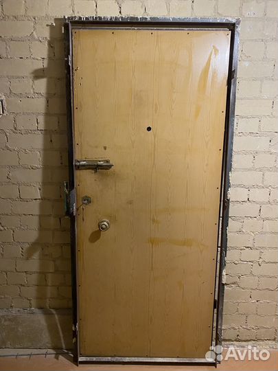 Дверь входная железная бу