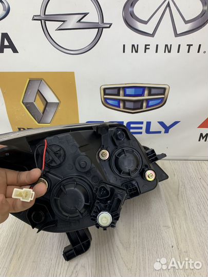 Фара Geely MK Лев