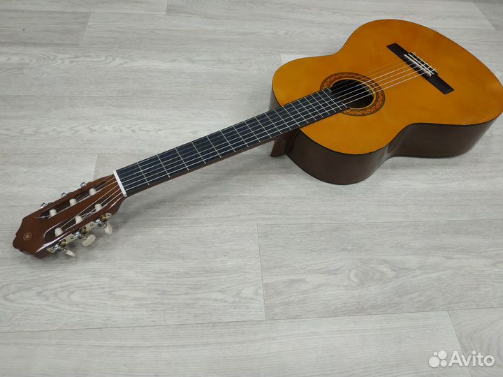Классическая гитара Yamaha C40